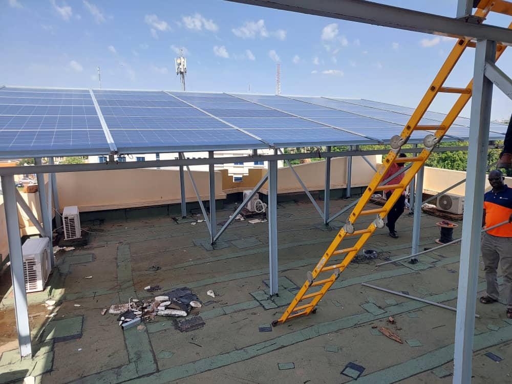 Installation solaire en toiture realisee par MOHA COM SARL