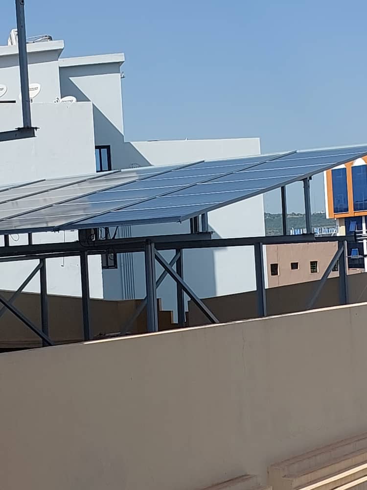 Panneaux photovoltaiques installes par MOHA COM SARL au Mali