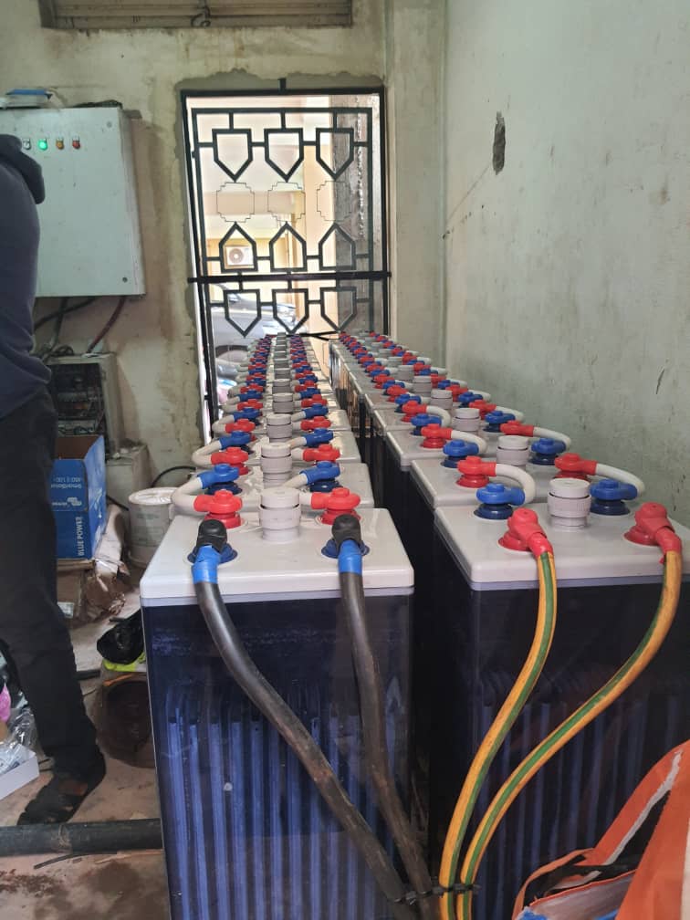 Parc de batteries de stockage installé par MOHA COM SARL