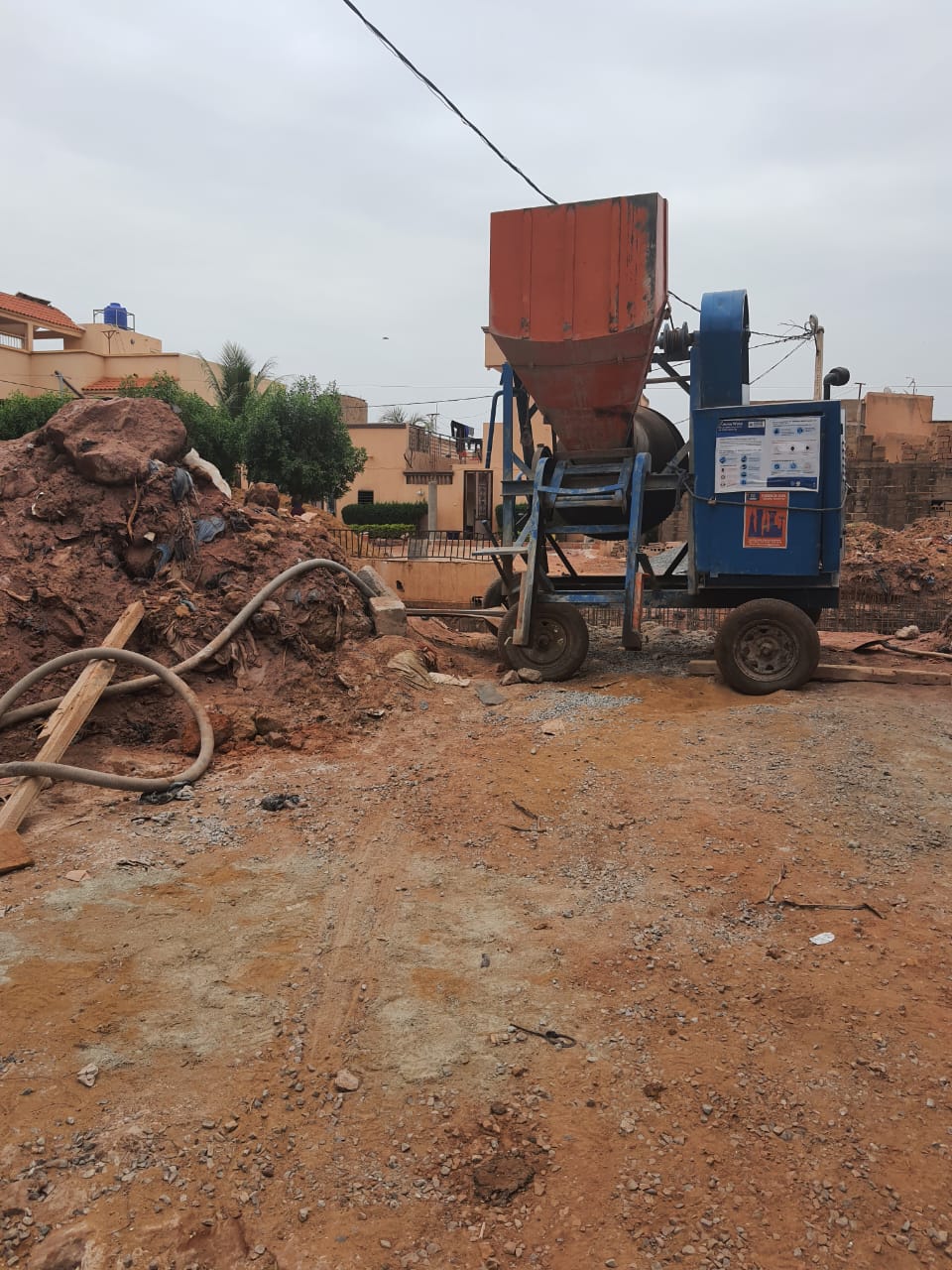 Matériel de chantier mis en oeuvre par MOHA COM SARL