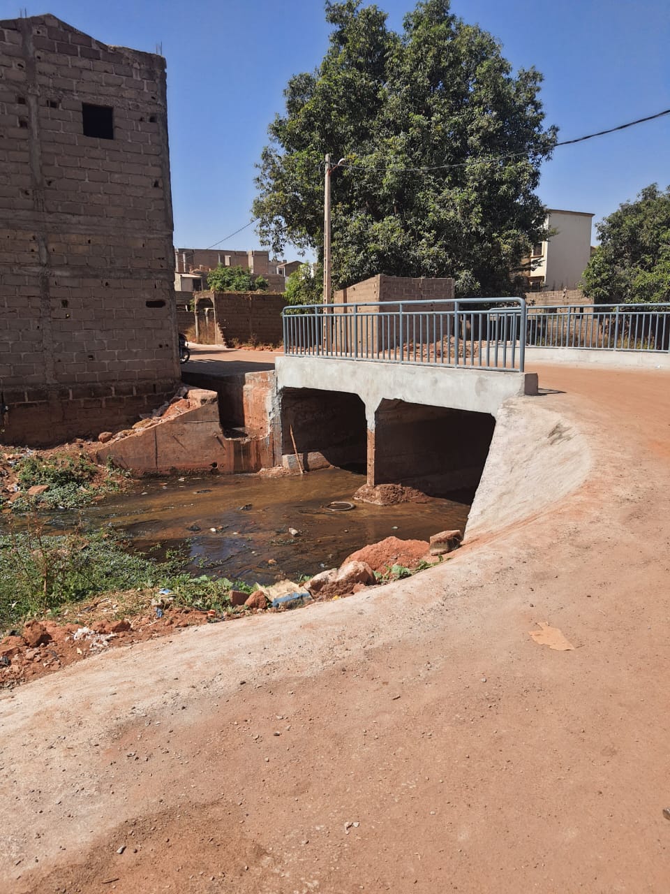 Ouvrage de franchissement et de drainage réalisé par MOHA COM SARL