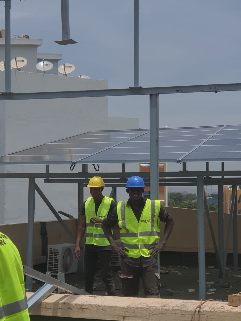 Panneaux photovoltaiques installes par MOHA COM SARL au Mali